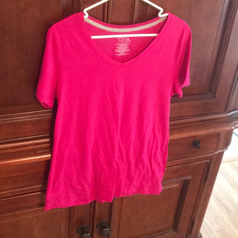 Super cute pink t shirt